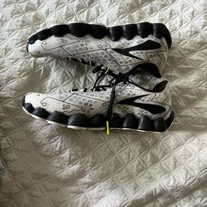 Mens brooks running shoes sz 8.5